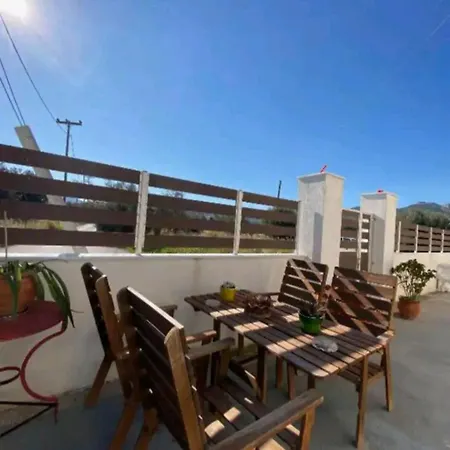 アパート George's カト・アルミリ